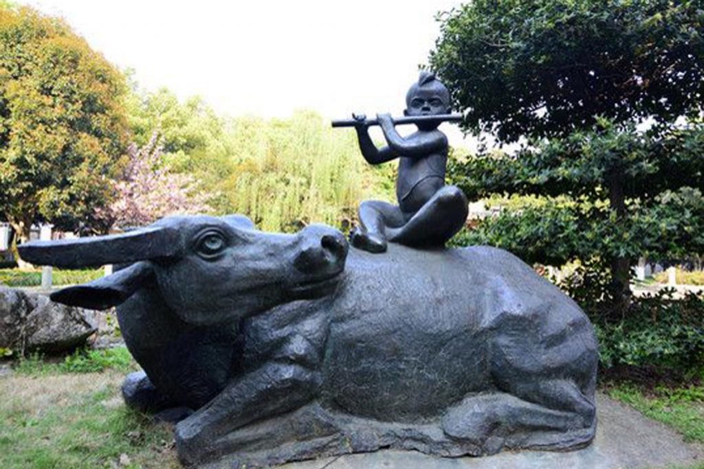 放牛的牧童吹笛子铸铜人物动物铸铜雕塑