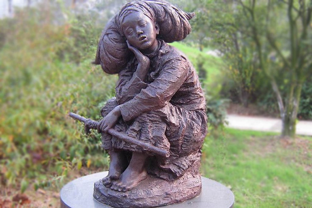苗家吹笛子的女孩铸铜人物雕塑