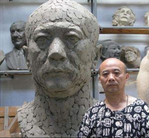 朱尚熹与他的肖像雕塑