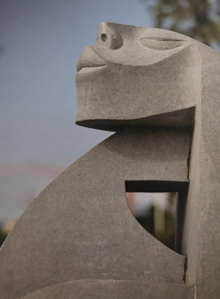 海边的梦-福建芝麻黑石材动物抽象雕塑脸部特写