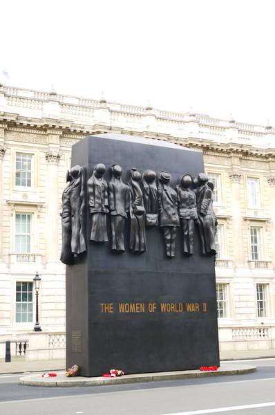 伦敦战争人物雕塑二战中的女人