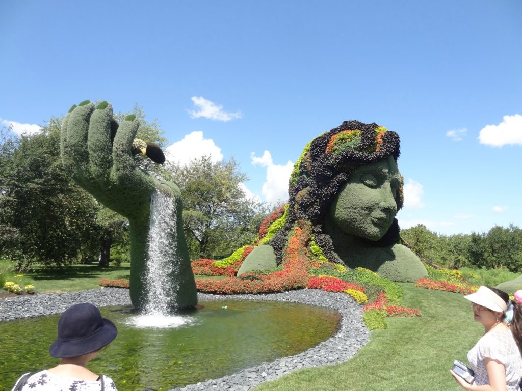 女人生态雕塑艺术绿色景观雕塑