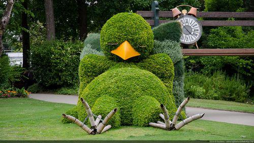 瞌睡鸟绿色植物景观雕塑