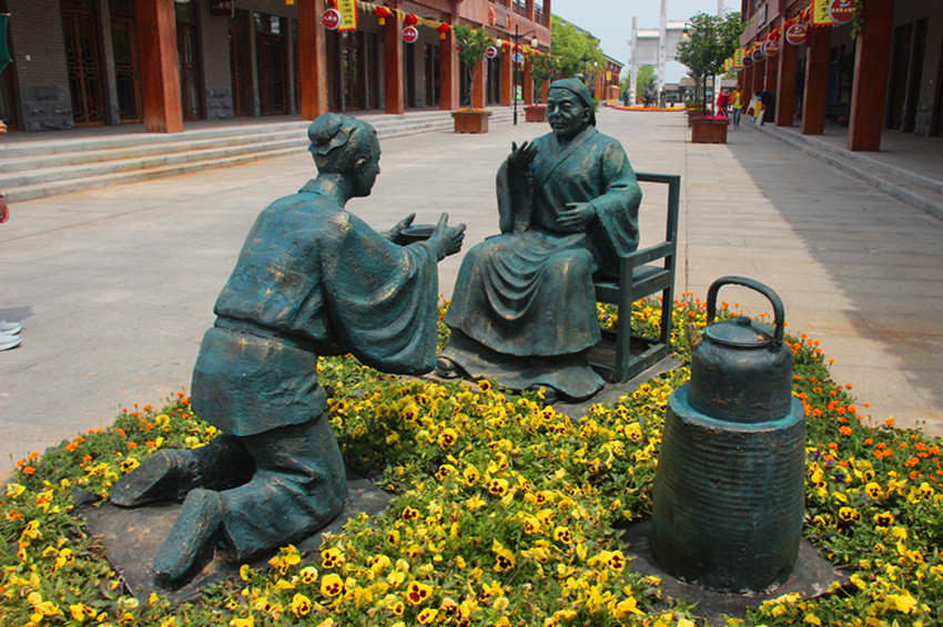 中国古代人物铸铜景观雕塑小品下跪的古人