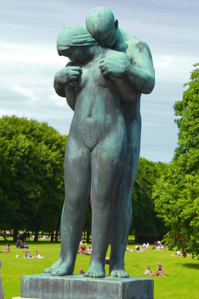 性爱男女铜雕维格兰雕塑公园