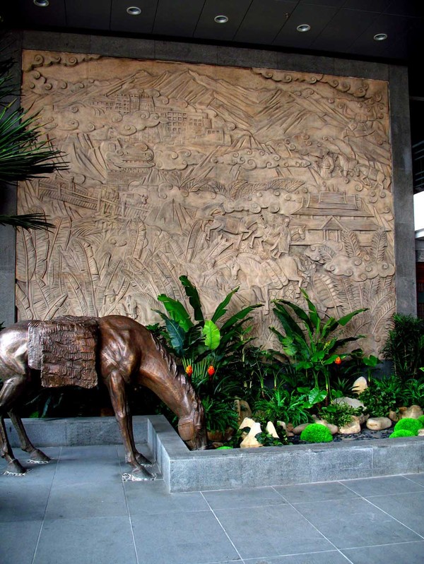 铸铜驴浮雕当代城市景观创意雕塑
