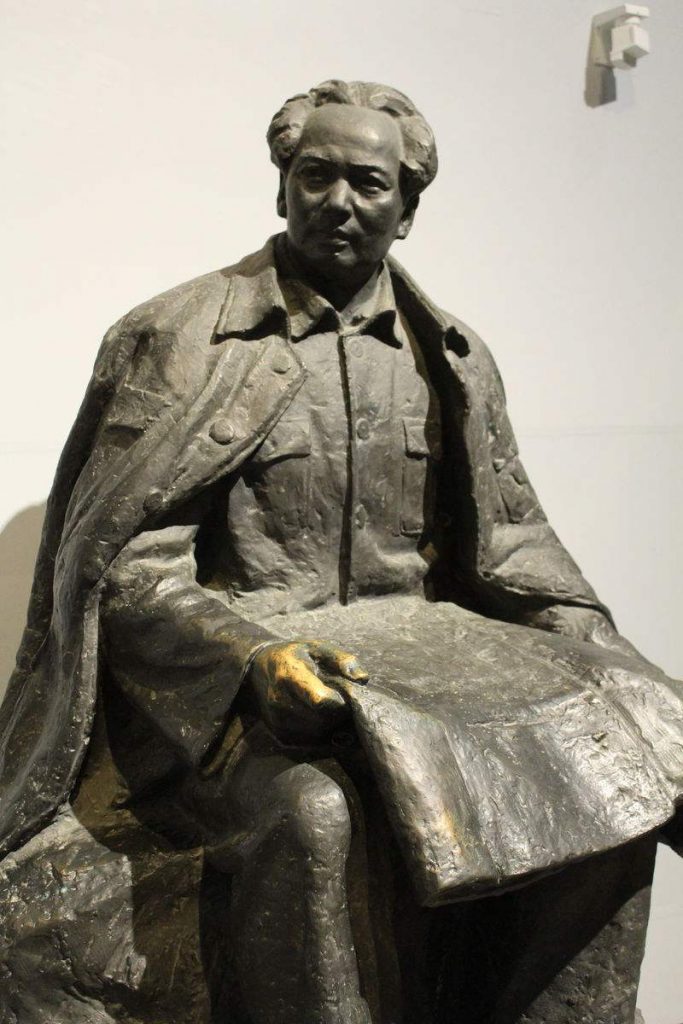 著名雕塑家张松鹤的毛主席雕塑