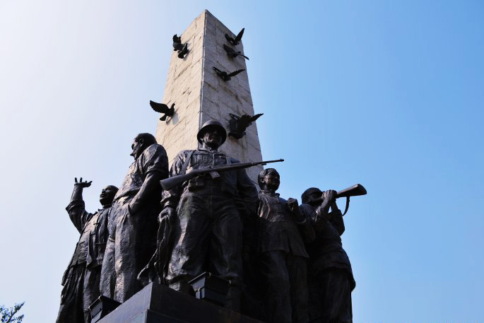 大型抗战群组铜雕塑