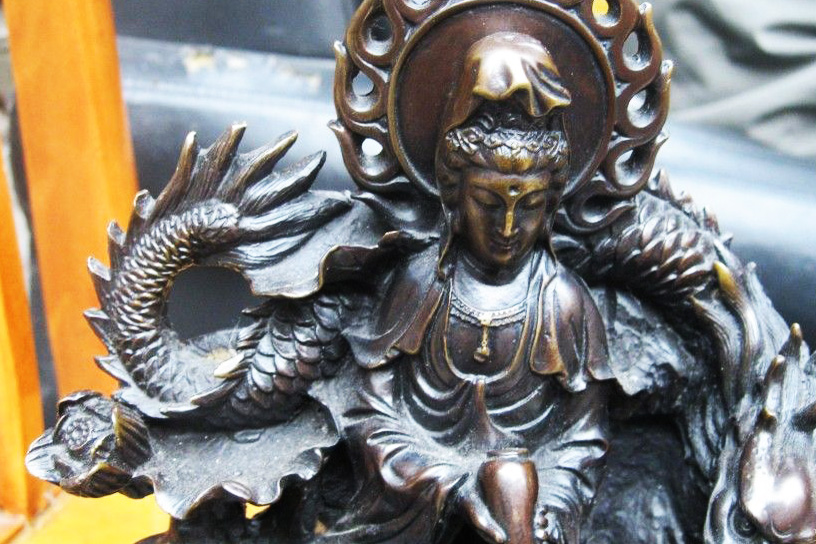 龙头铸铜雕塑观音菩萨