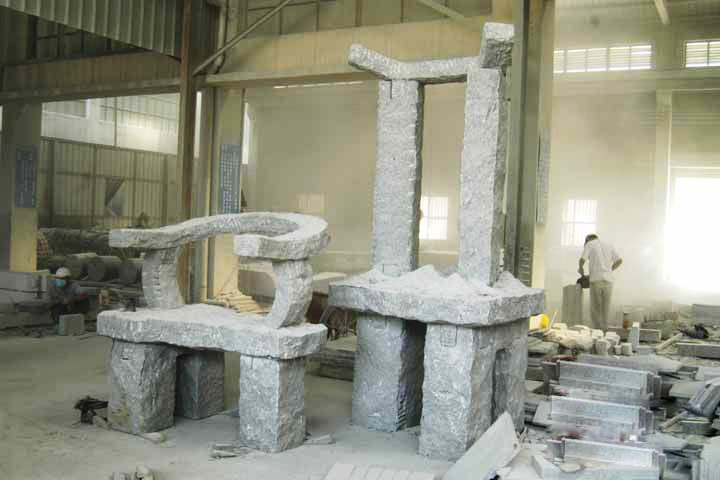 坐山观水石材雕塑在博仟雕塑加工厂