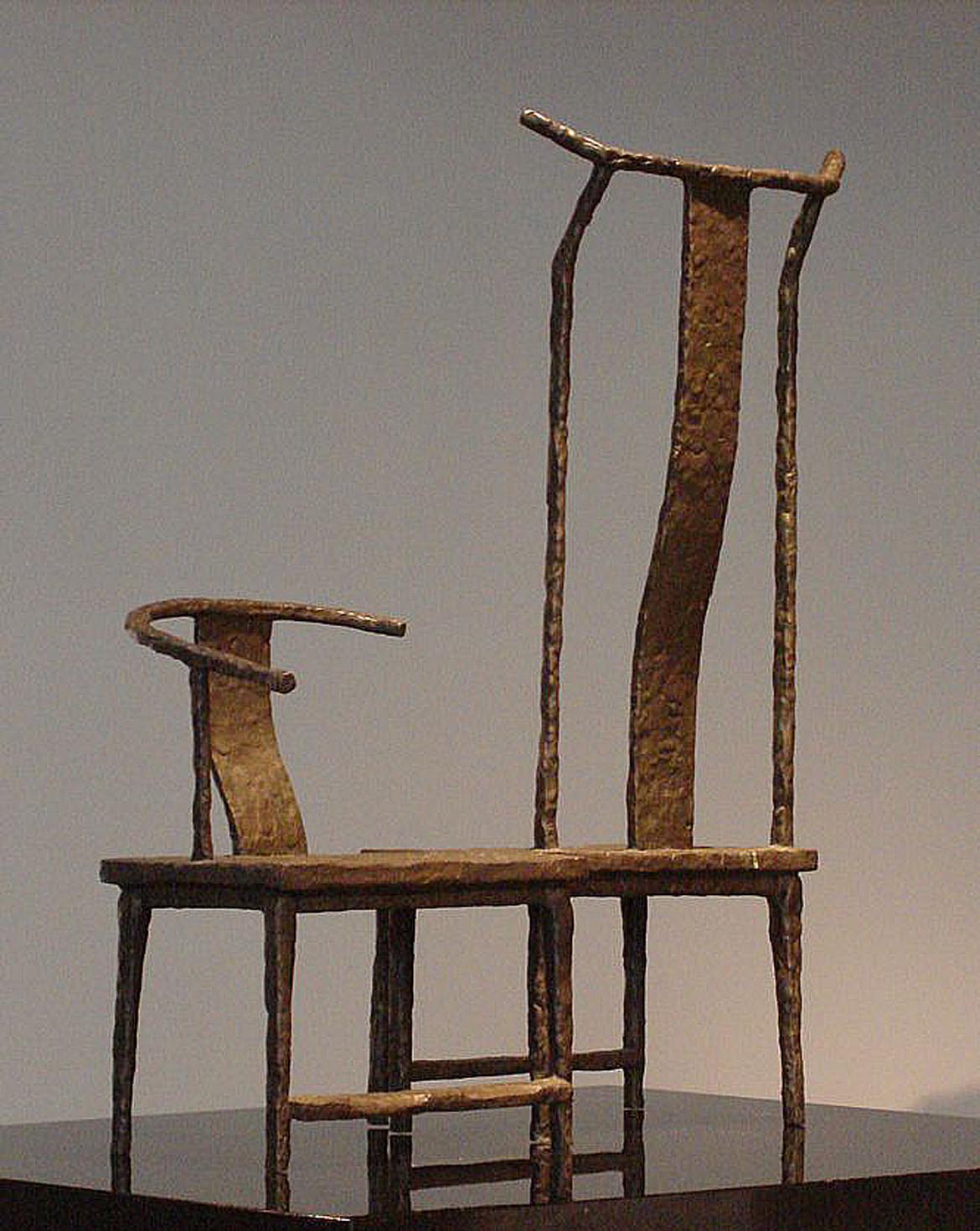 博仟北京雕塑公司创作的功能性铸铜雕塑设计椅子正面