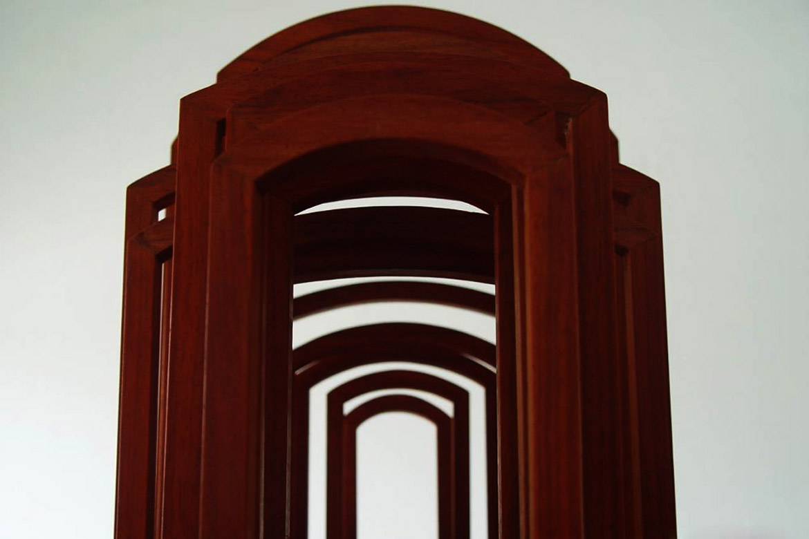 博仟北京雕塑公司塑造的《红色乐章》如大门正面图