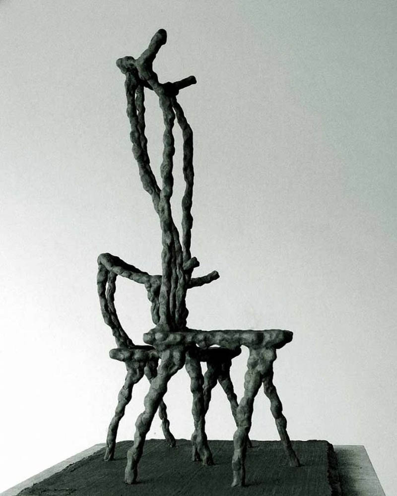 散步椅子现代创意雕塑泥稿创作阶段