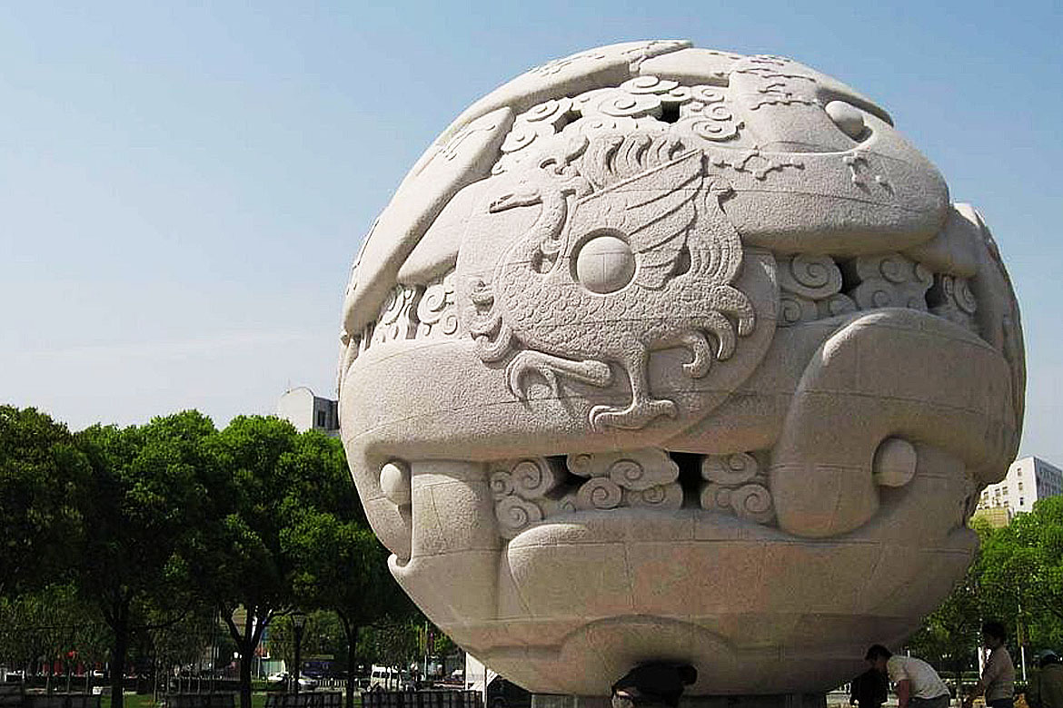 博仟北京雕塑公司的天圆雕塑创意摆放效果