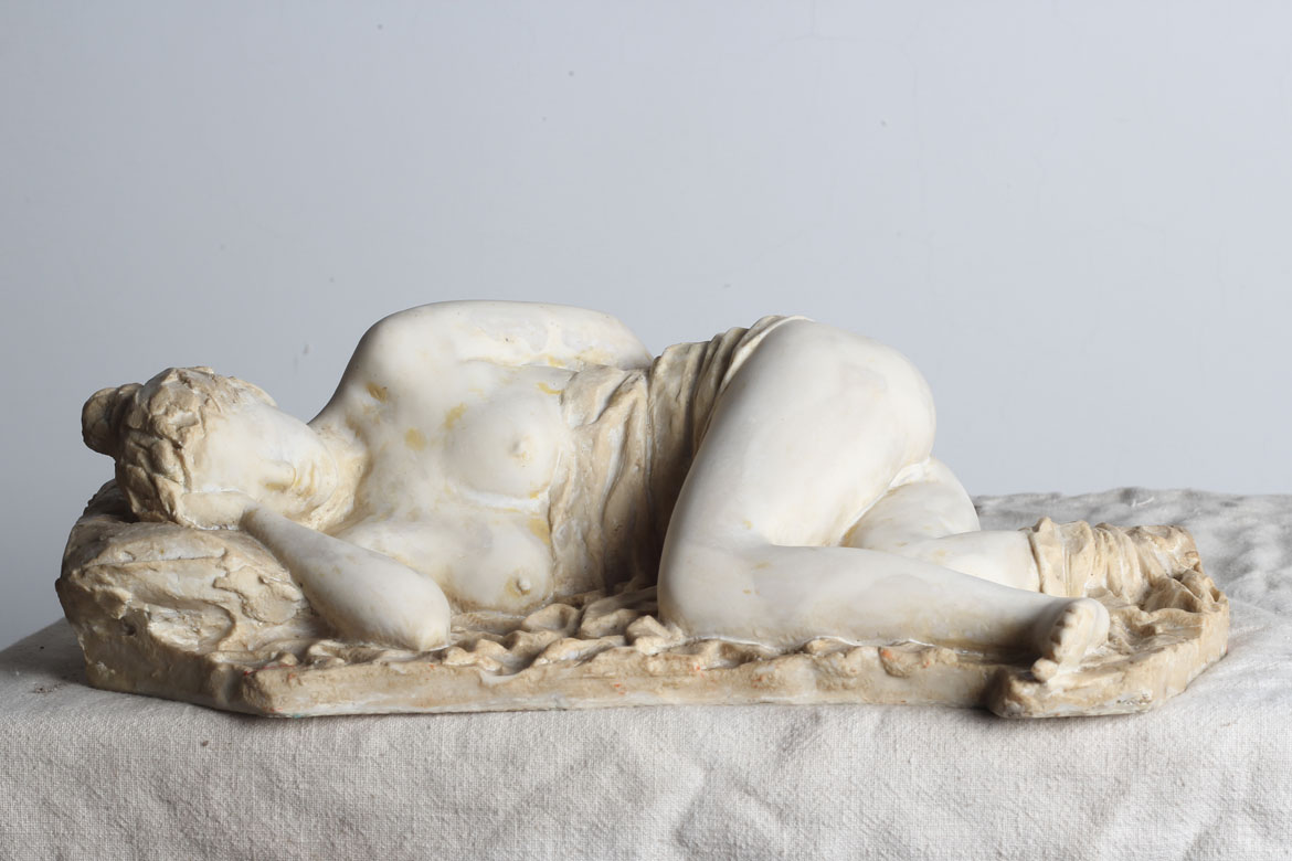 躺着的女人裸体玻璃钢雕塑