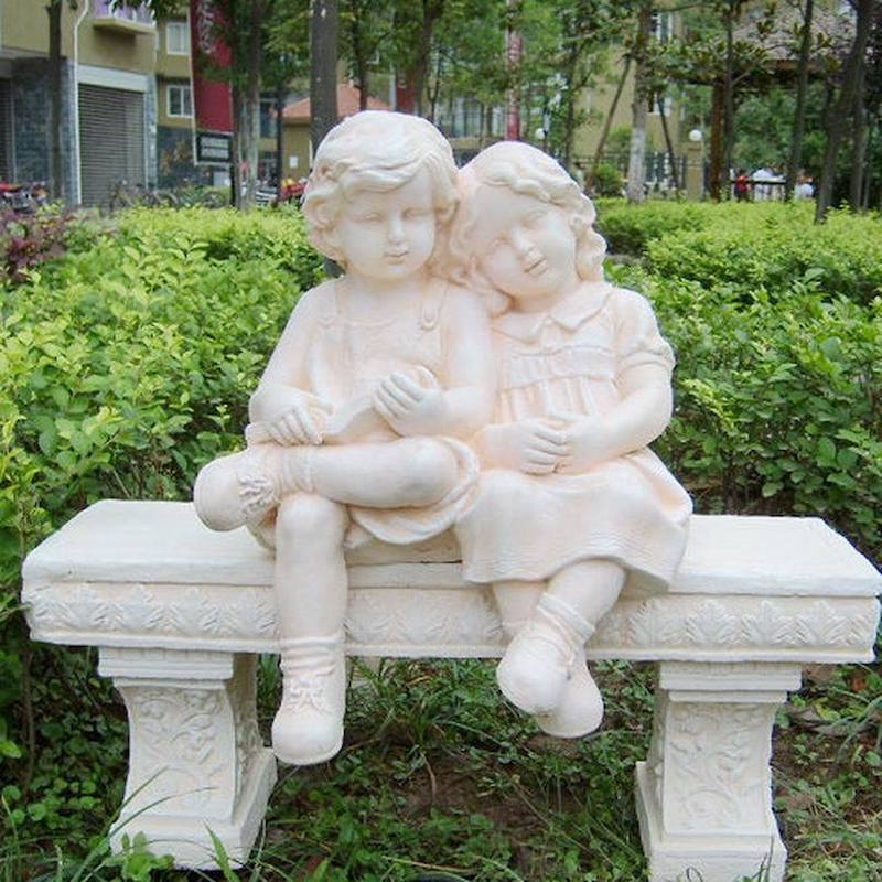 可爱儿童写实情侣人物雕塑