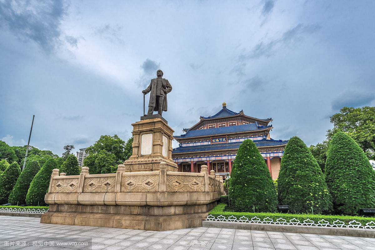 广州中山纪念堂的孙中山铸铜伟人雕塑