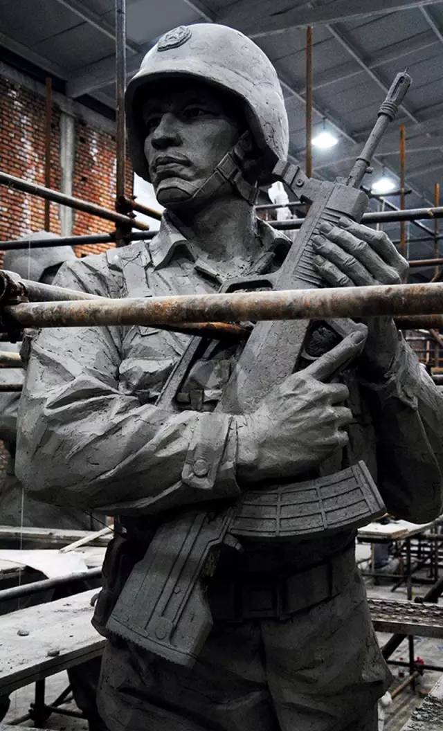 中国当代军人雕塑