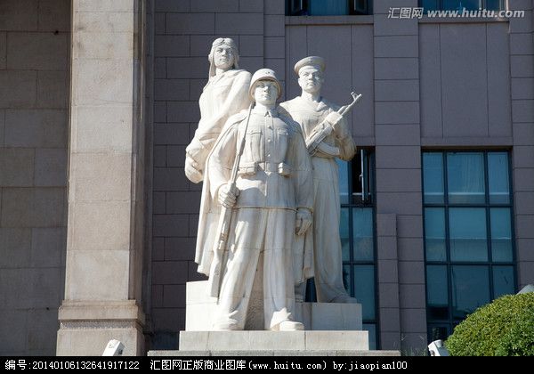 军事博物馆的汉白玉纪念性军事雕塑