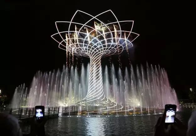 大型景观灯光喷泉雕塑
