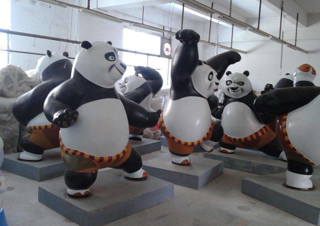 成品玻璃钢功夫熊猫雕塑