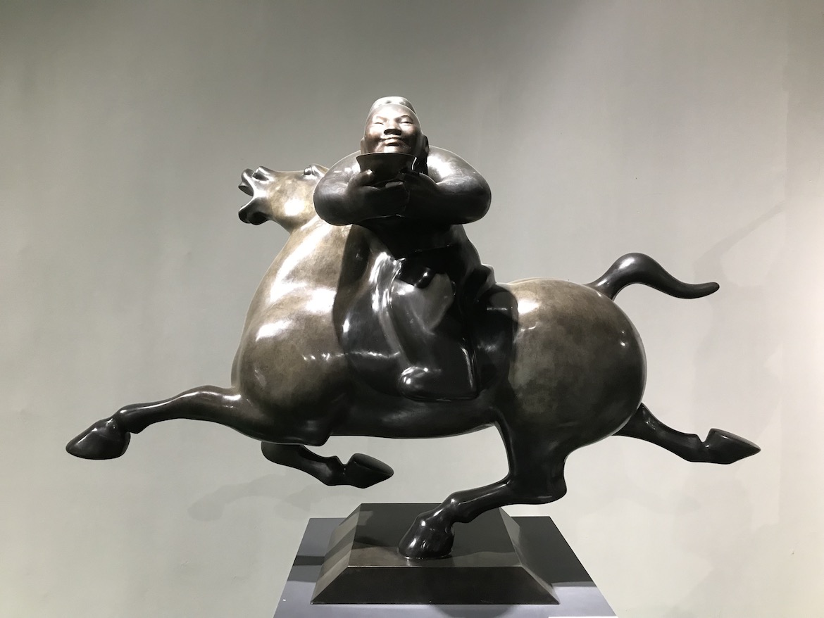 申红飙创作的将军骑马雕塑