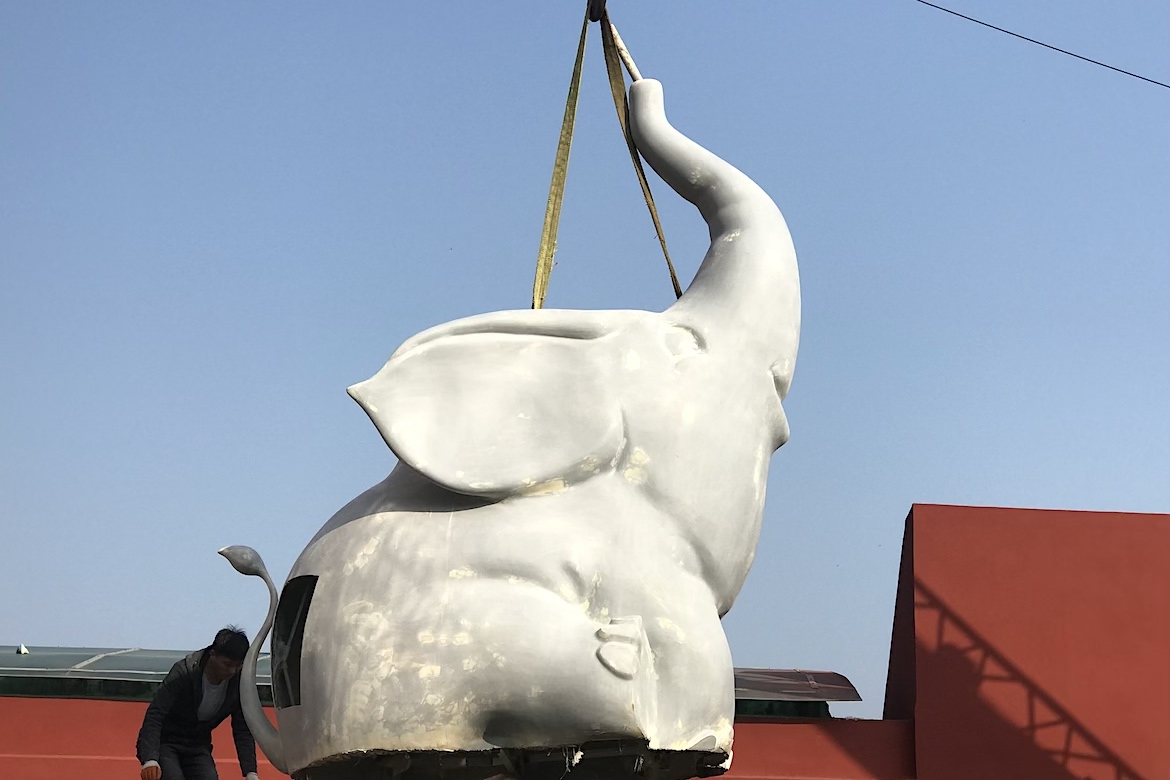 玻璃钢大象雕塑焊接